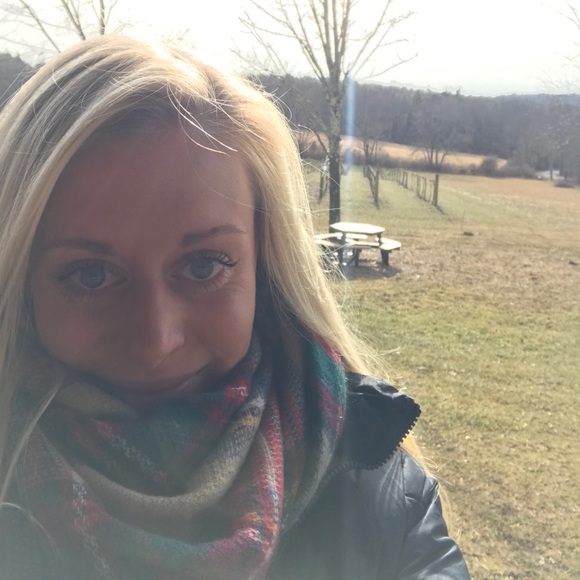 Meet your Posher, Katlin - Picture 1 of 1